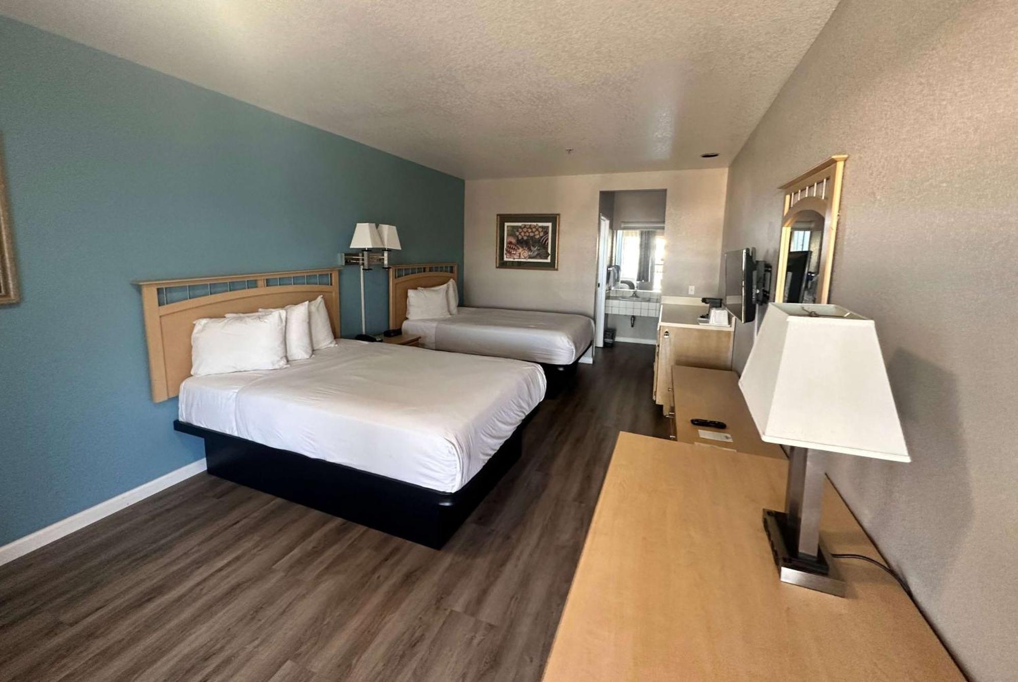 Days Inn By Wyndham Rocklin/Sacramento Exterior photo