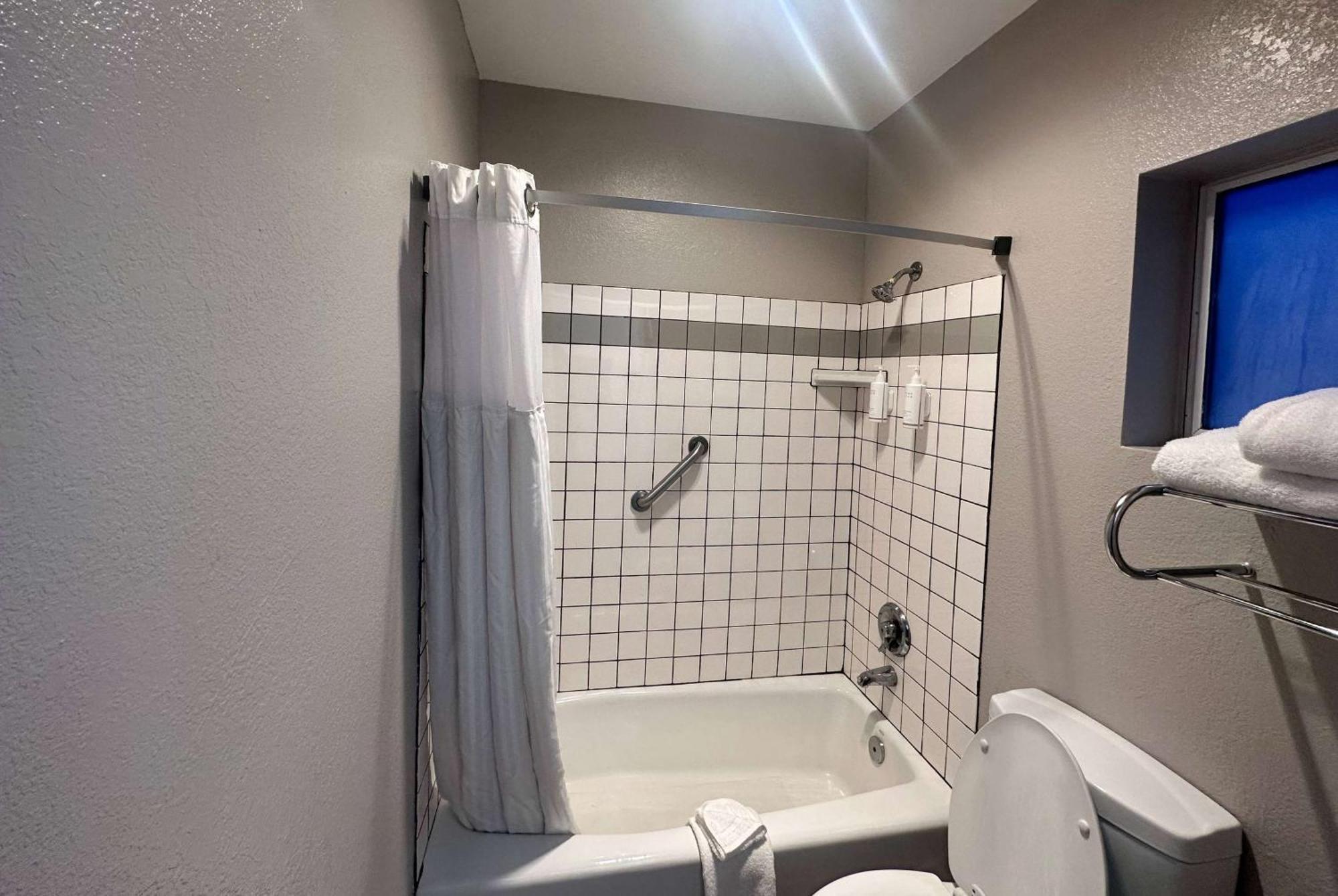 Days Inn By Wyndham Rocklin/Sacramento Exterior photo